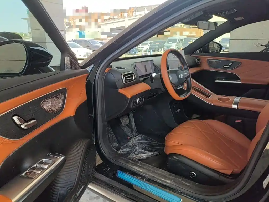 Chery Fengyun Fengyun A9L 2025 2025 Model 260 Extended Range Premium Edition