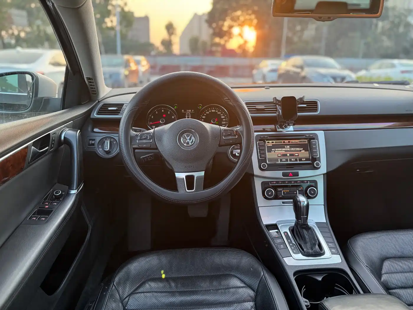 Volkswagen Magotan (Import) 2012 Wagon 2.0TSI Luxury фото 12