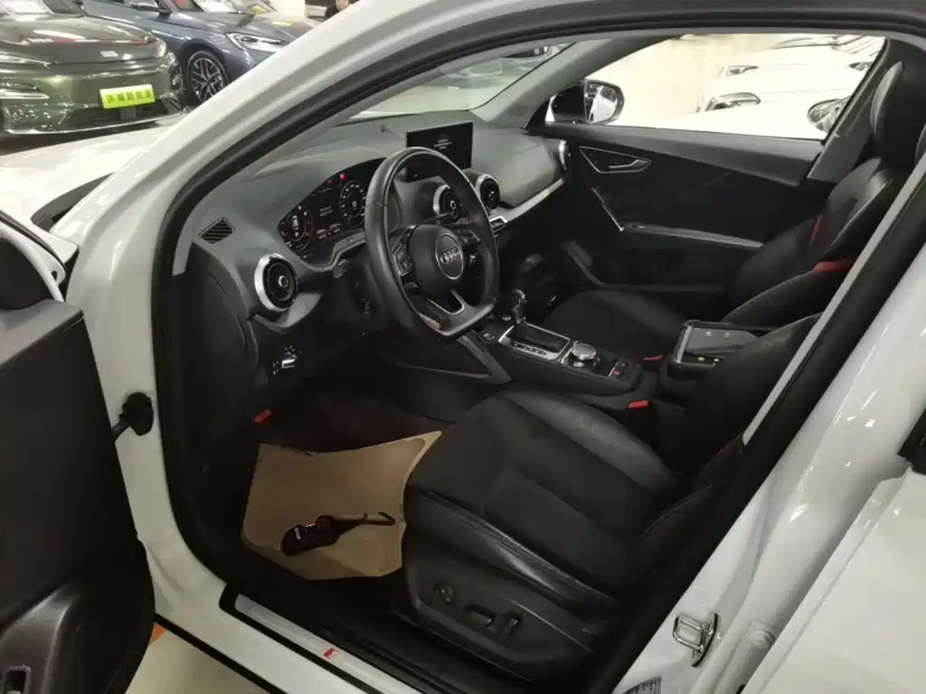 Audi Q2L 2024 2023 35TFSI Luxury Sport