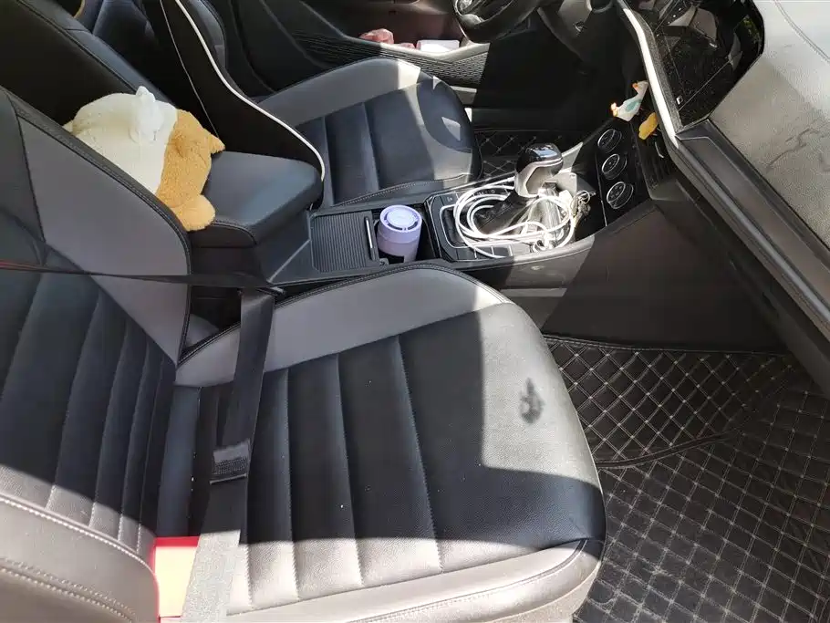 Volkswagen Sagitar 2021 280TSI DSG Surpassing Edition фото 8