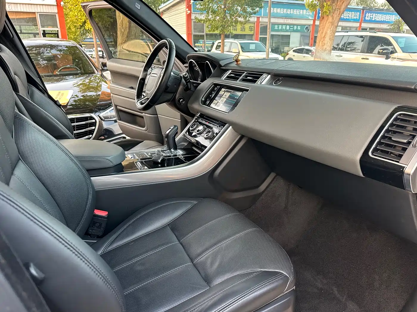 Land Rover Range Rover Sport 2016 Model 3.0 SC V6 HSE фото 7