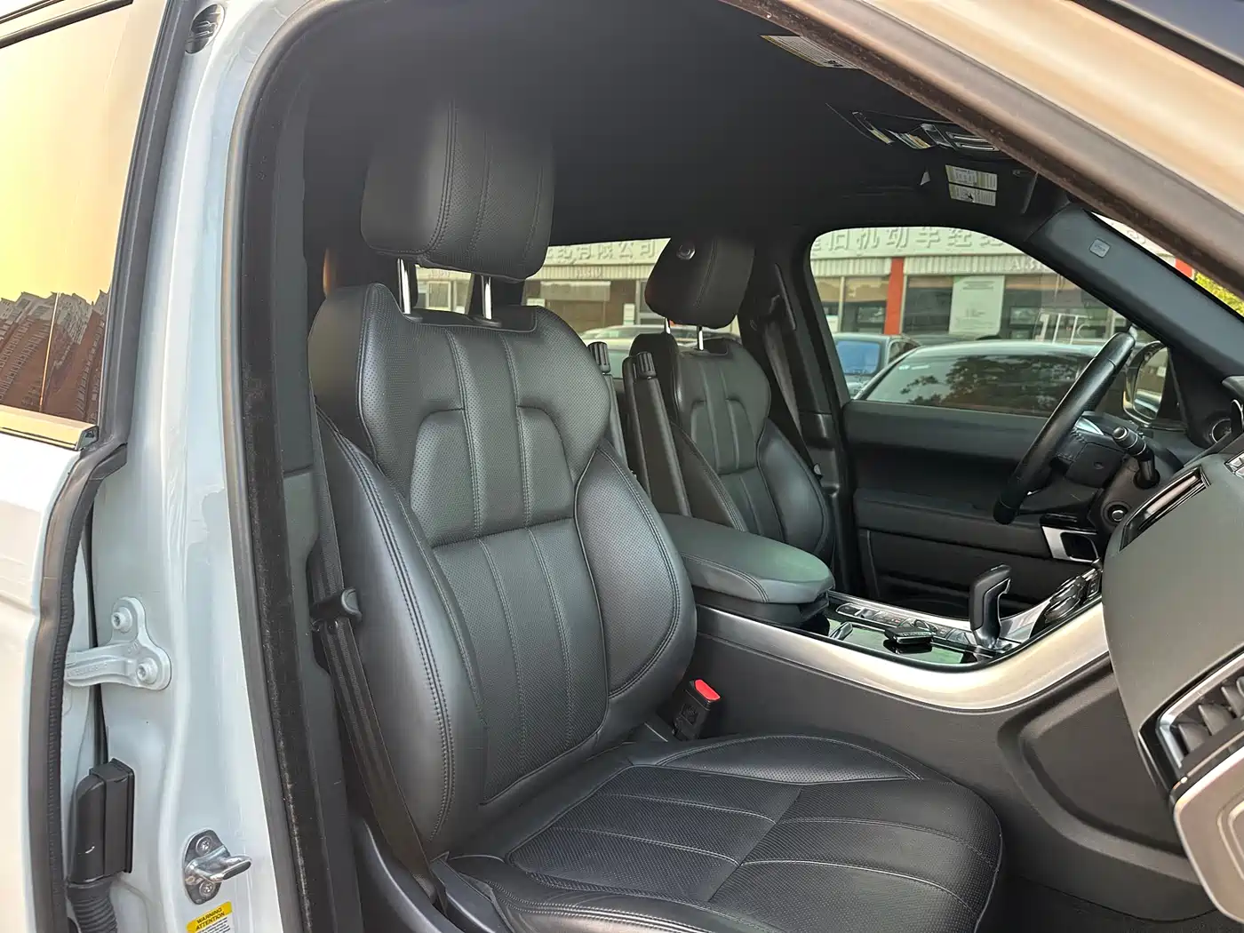 Land Rover Range Rover Sport 2016 Model 3.0 SC V6 HSE фото 16