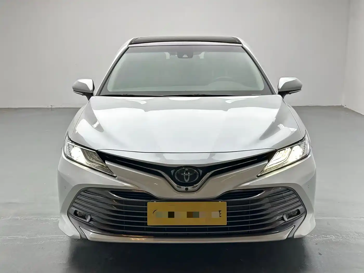 Toyota Camry 2018 2.5G Luxury Edition фото 2