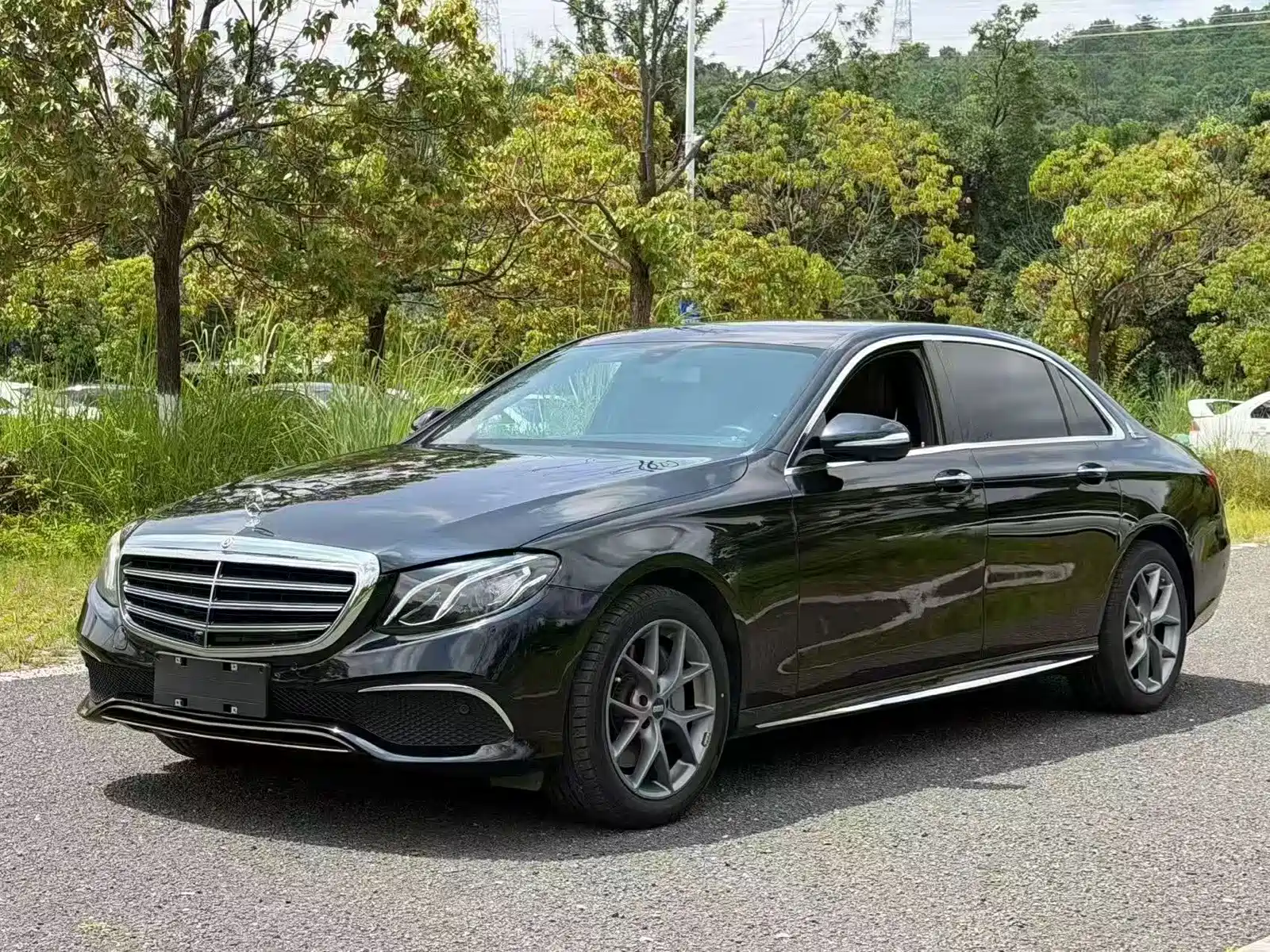 Фото 1 - Mercedes-Benz E-Class