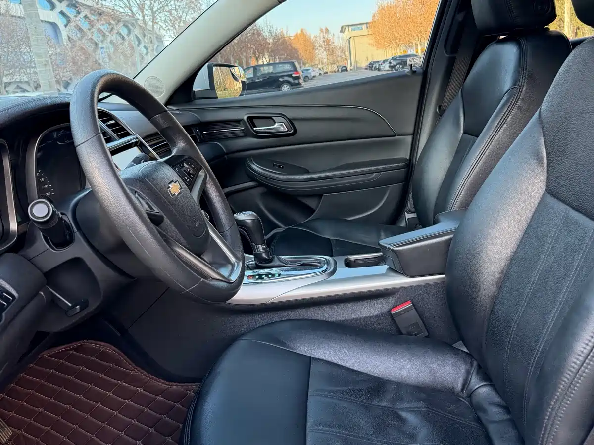 Chevrolet Malibu 2012 Model 1.6T Auto Luxury фото 8