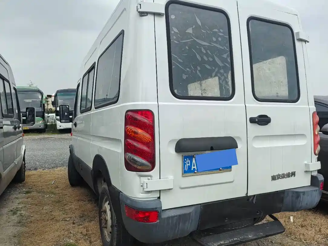 Iveco Bodhi 2015 2012 2.5T-A32 Base Model