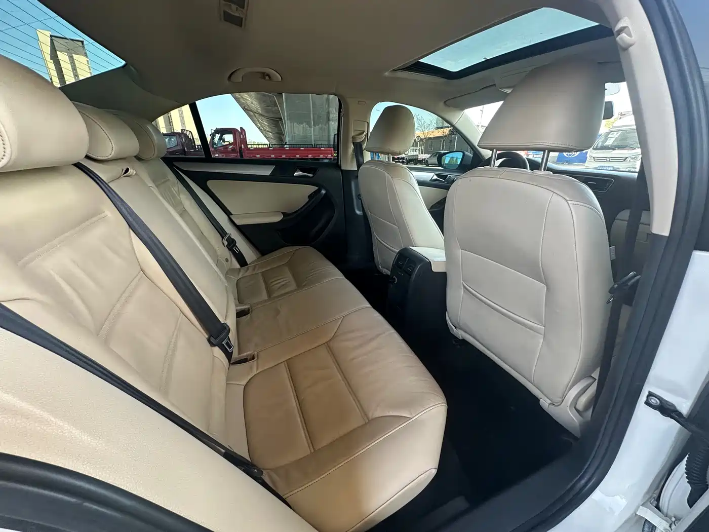 Volkswagen Sagitar 2012 Model 1.4TSI Automatic Fashion фото 10