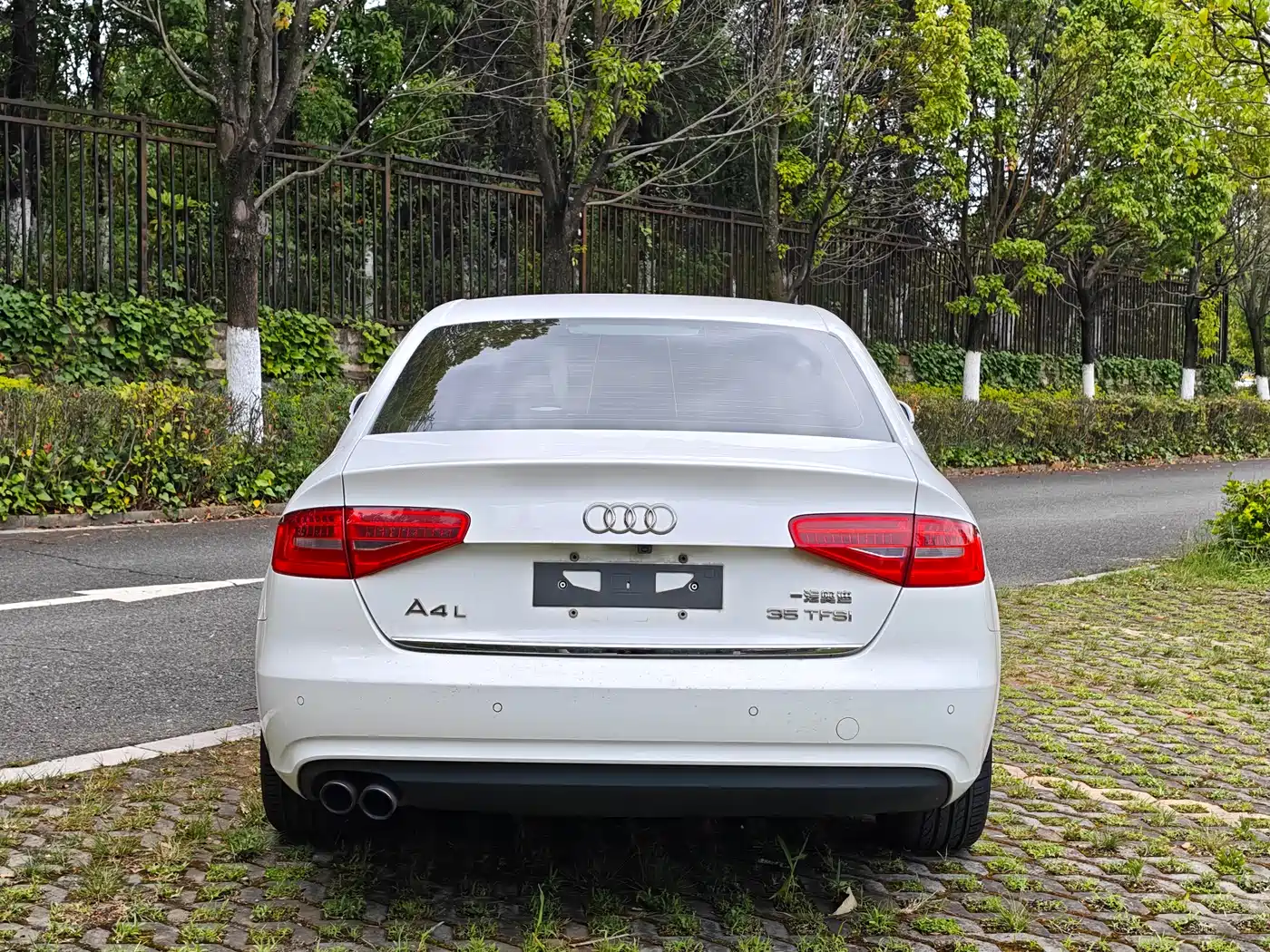 Audi A4L 2016 35 TFSI Collector's Edition S line Comfort фото 5