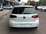 Фото 5 - Volkswagen Golf