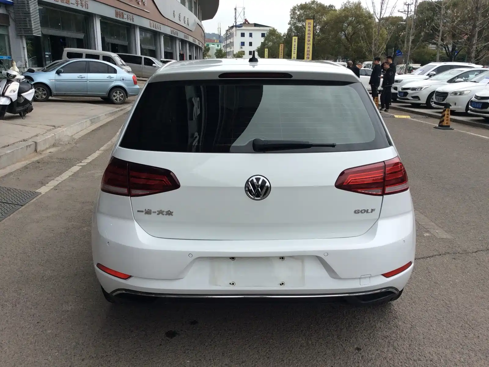 Фото 5 - Volkswagen Golf