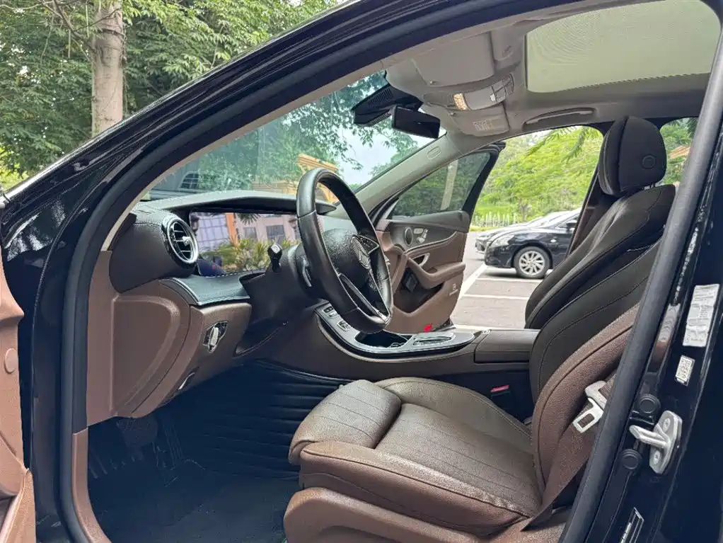 Mercedes-Benz E-Class 2022 Second Facelift E 300 L Fashion фото 7