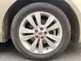Фото 8 - Roewe 360