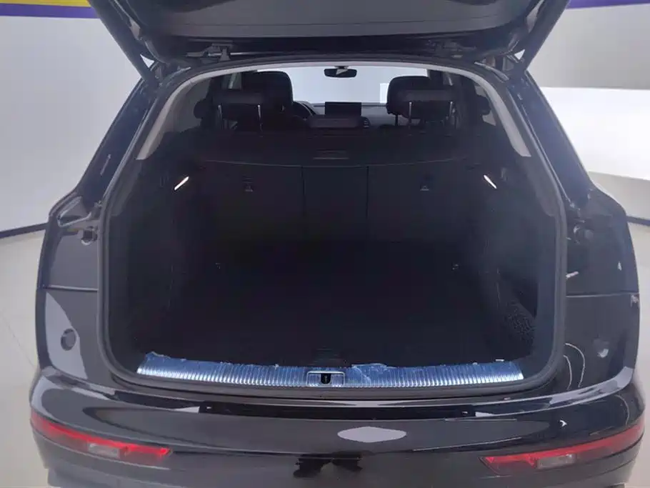 Audi Q5L 2023 40T Luxury Elegance фото 4