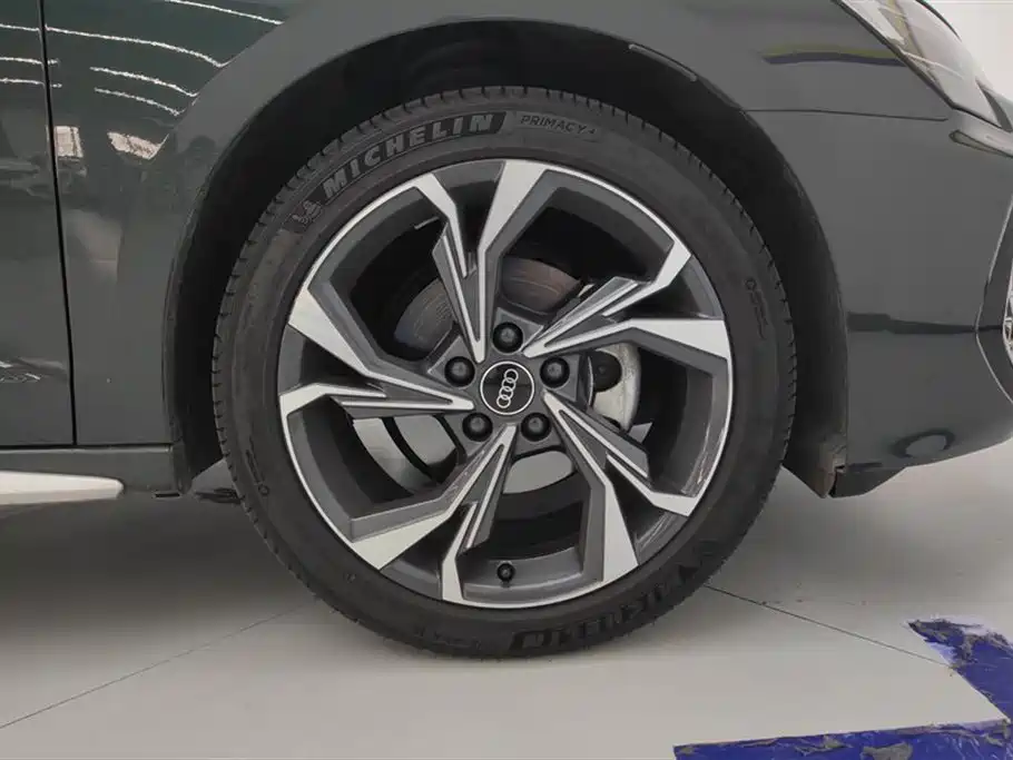 Audi A3 2025 Sportback 35TFSI Flying Premium фото 6