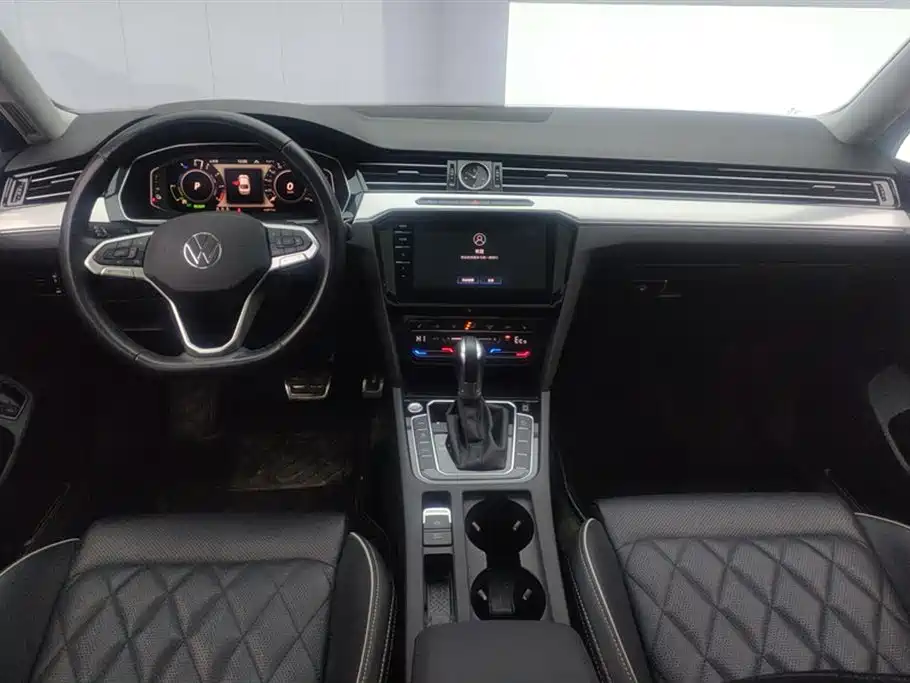 Volkswagen Magotan GTE Plug-in Hybrid 2022 GTE Luxury фото 12