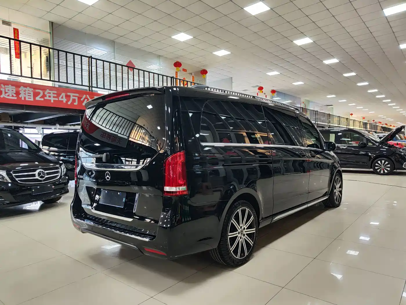 Mercedes-Benz V-Class 2022 V 260 L Long Wheelbase Luxury Edition фото 35