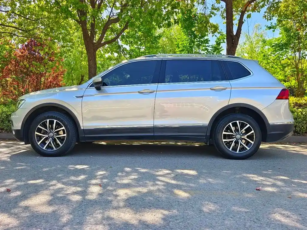 Volkswagen Tiguan L 2017 330TSI Automatic 2WD Luxury Edition фото 12