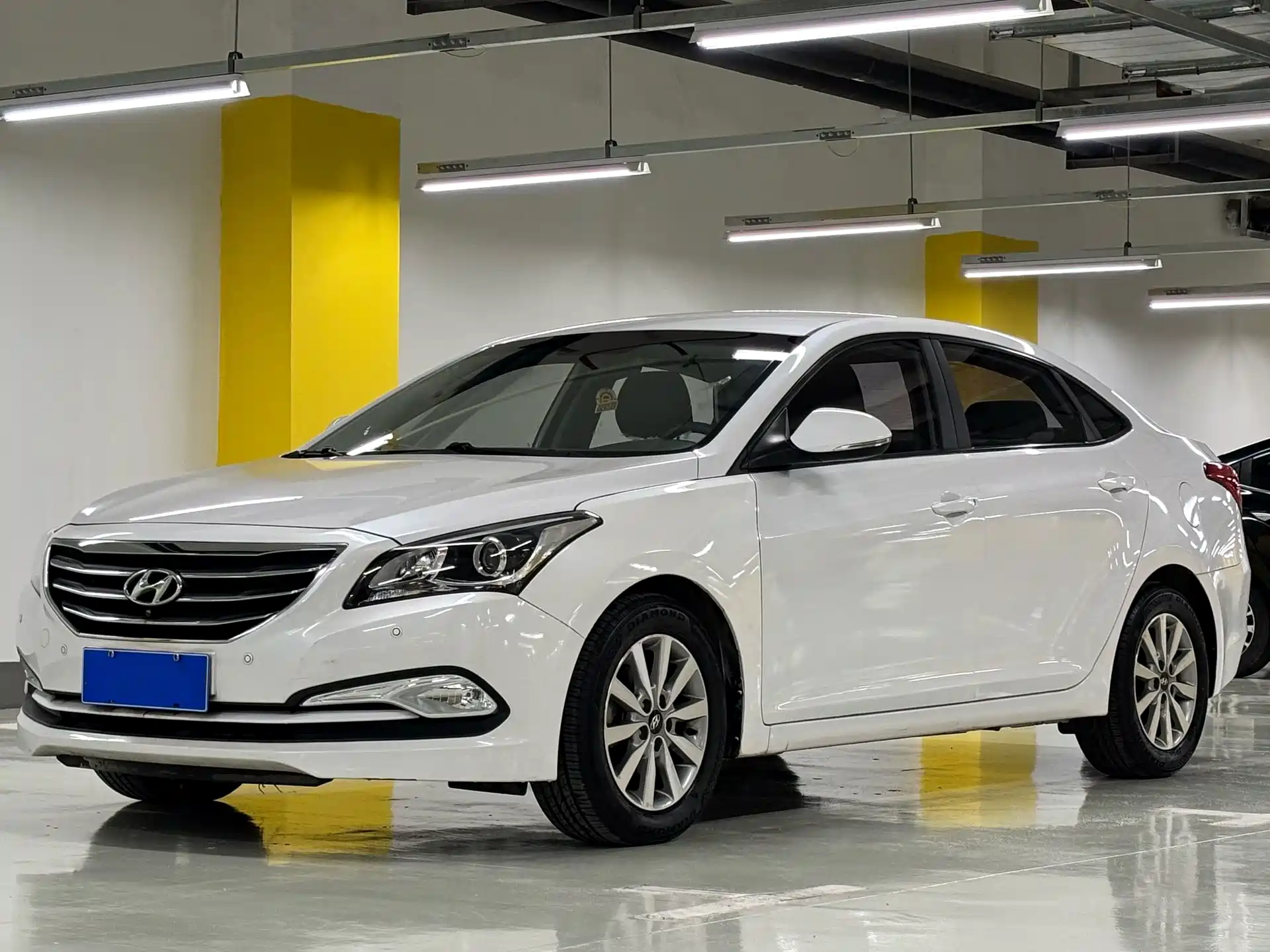 Photo 1 - Hyundai Mistra