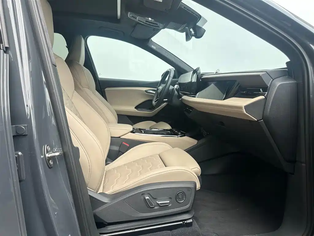 Audi Q6L e-tron 2025 Model Pioneer Edition фото 13