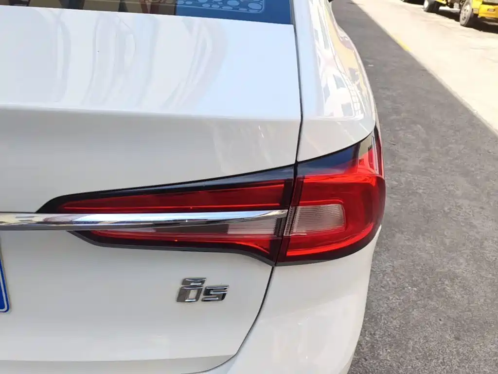 Photo 8 - Roewe i5