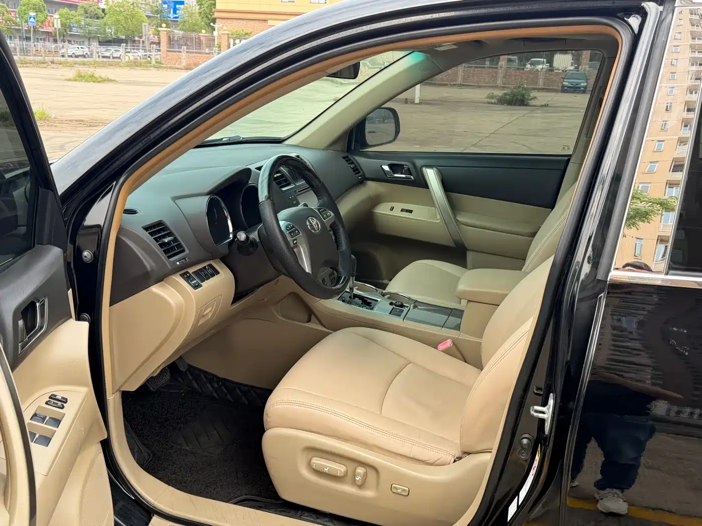 Toyota Highlander 2012 2.7L 2WD 7-Seater Luxury Edition фото 9