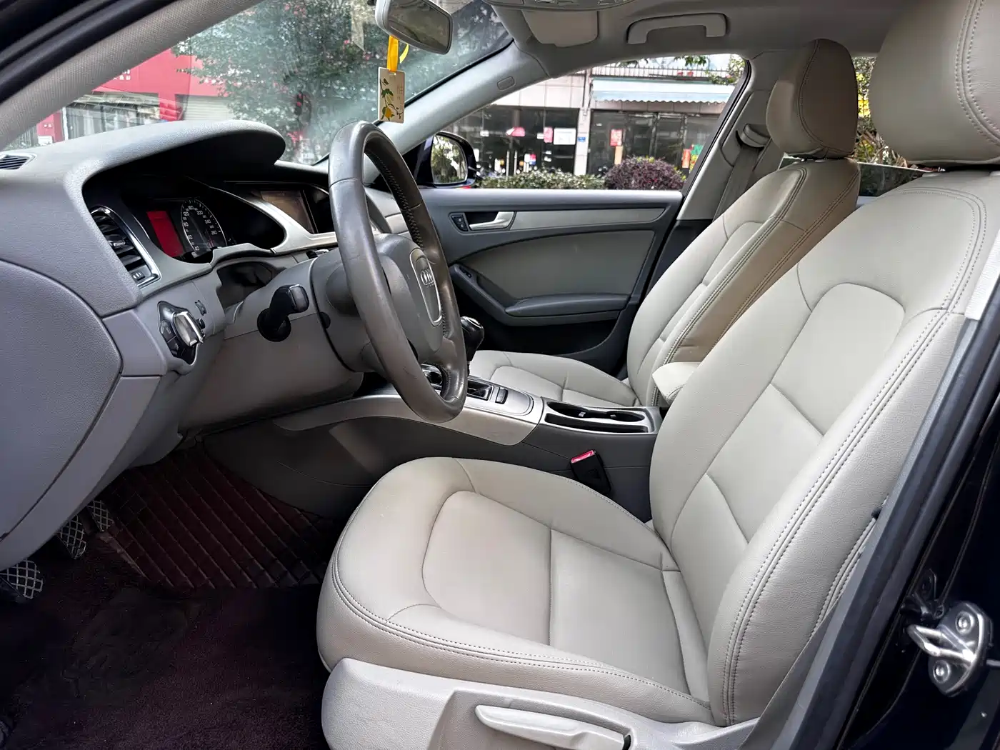 Audi A4L 2012 1.8 TFSI Manual Comfort фото 13