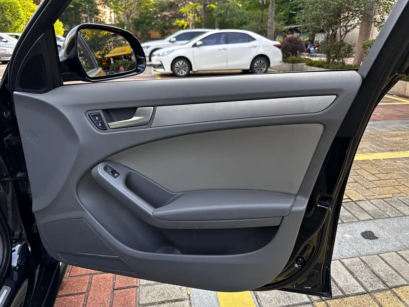 Audi A4L 2012 1.8 TFSI Manual Comfort фото 22