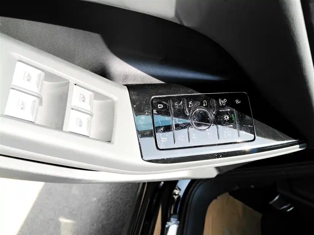 Audi Q6L e-tron 2025 Extended Range Edition фото 11