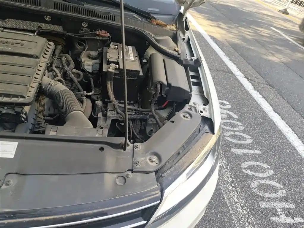 Volkswagen Sagitar 2017 1.6L Manual Comfort фото 24