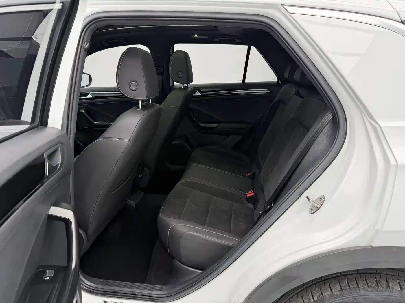 Volkswagen T-ROC 2021 280TSI DSG 4WD Luxury Connected фото 8