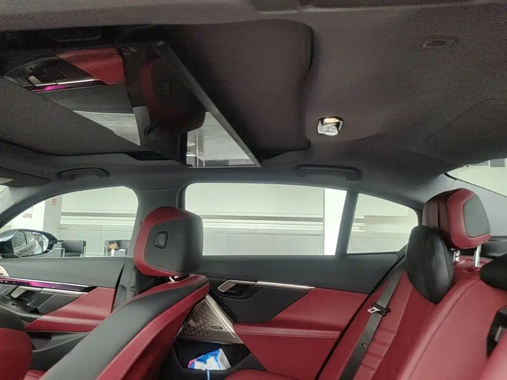 BMW 5 Series 2025 530Li Premium M Sport Package фото 25