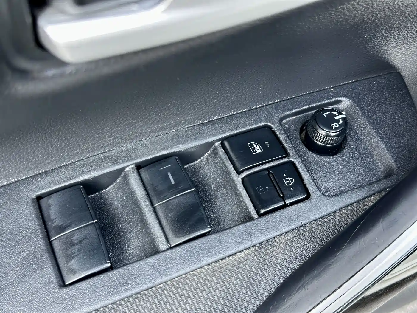 Toyota Levin 2022 Dual Engine 1.8H E-CVT Progressive Edition фото 16