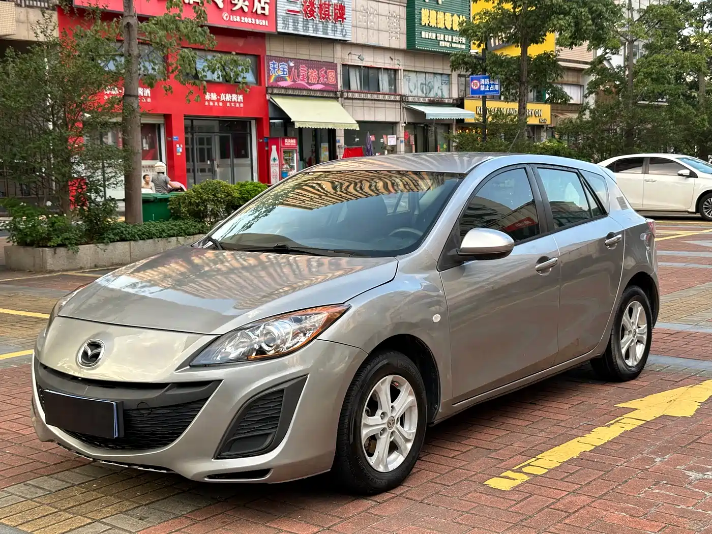 Mazda Mazda3 Axela 2012 2012 Hatchback 1.6L Manual Comfort