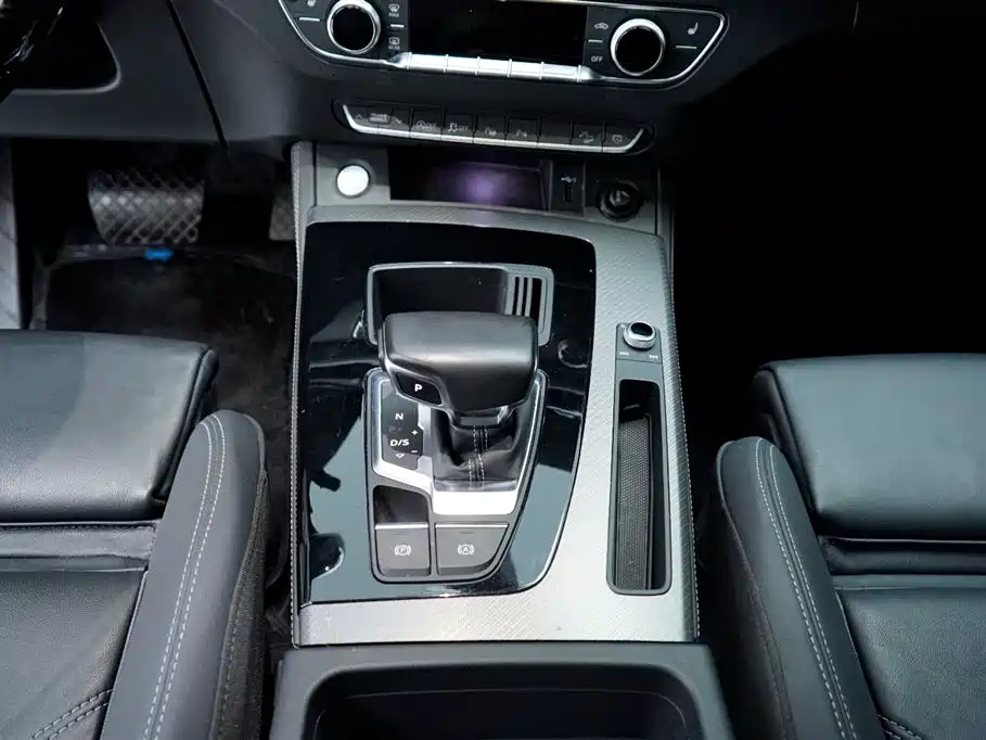 Audi Q5L 2022 40T Luxury Dynamic фото 25