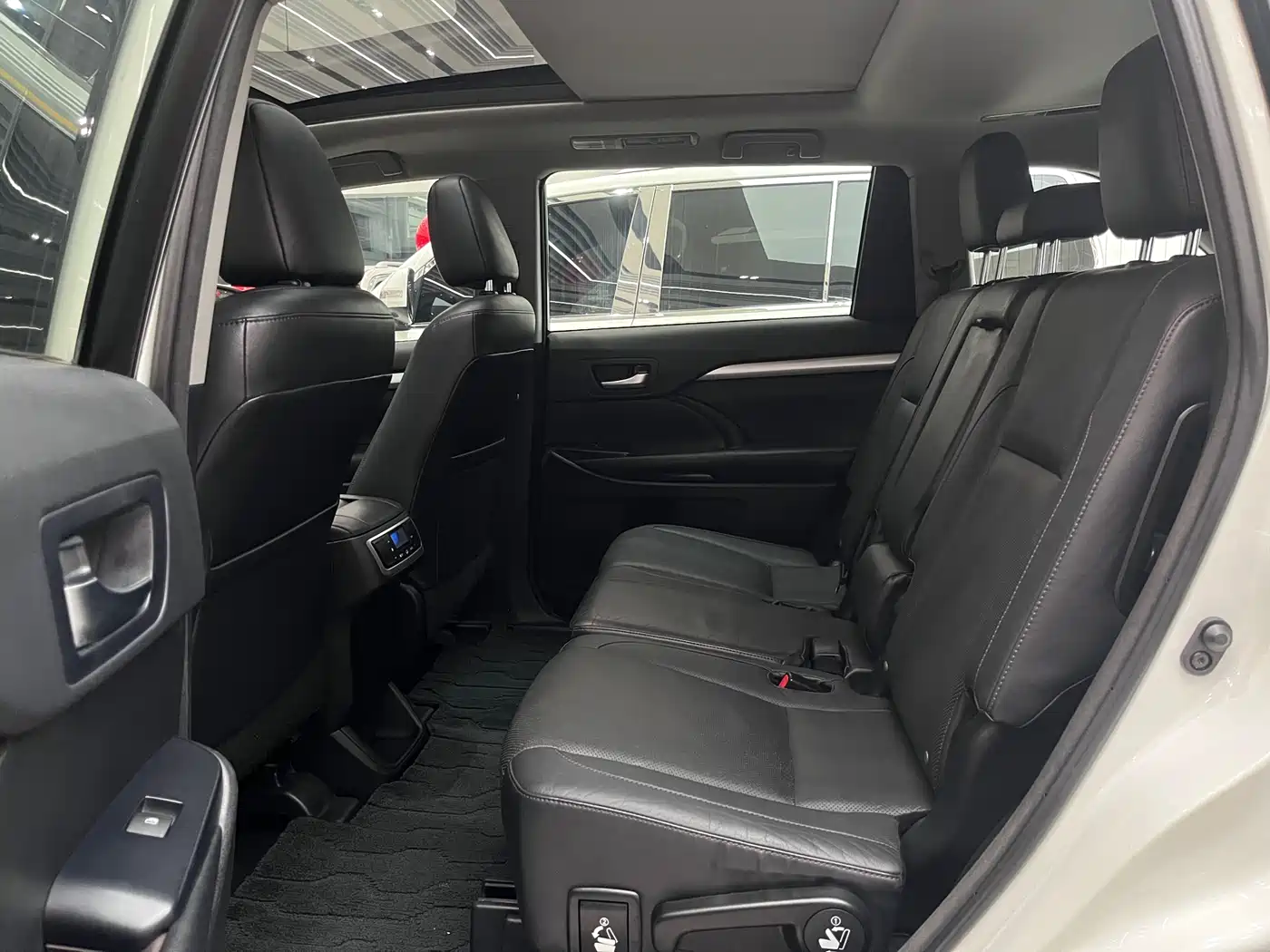 Toyota Highlander 2015 2.0T AWD Luxury Edition 7-seater фото 14