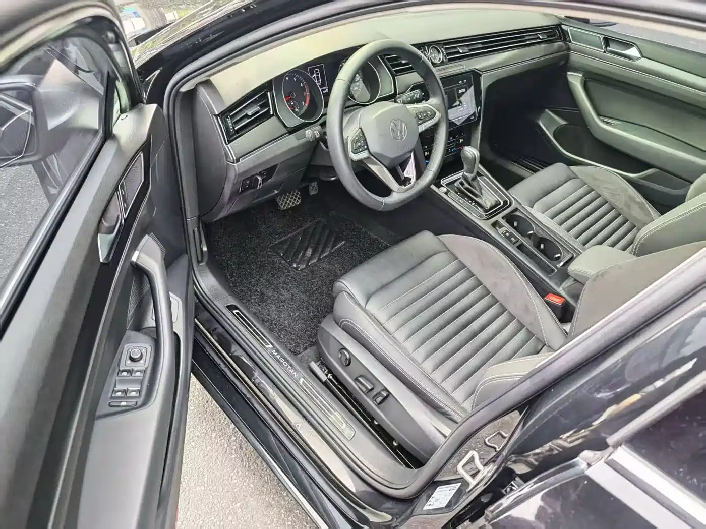 Volkswagen Magotan 2020 330TSI DSG Luxury фото 4
