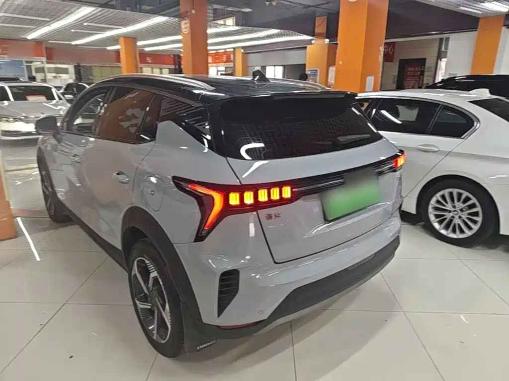 Lynk & Co 06 EM-P 2023 2023 1.5T Remix PHEV Pro
