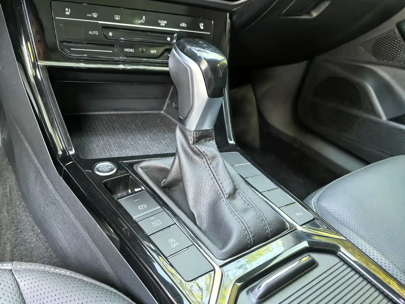 Volkswagen Passat 2024 Model 380TSI Starlight Elite фото 10