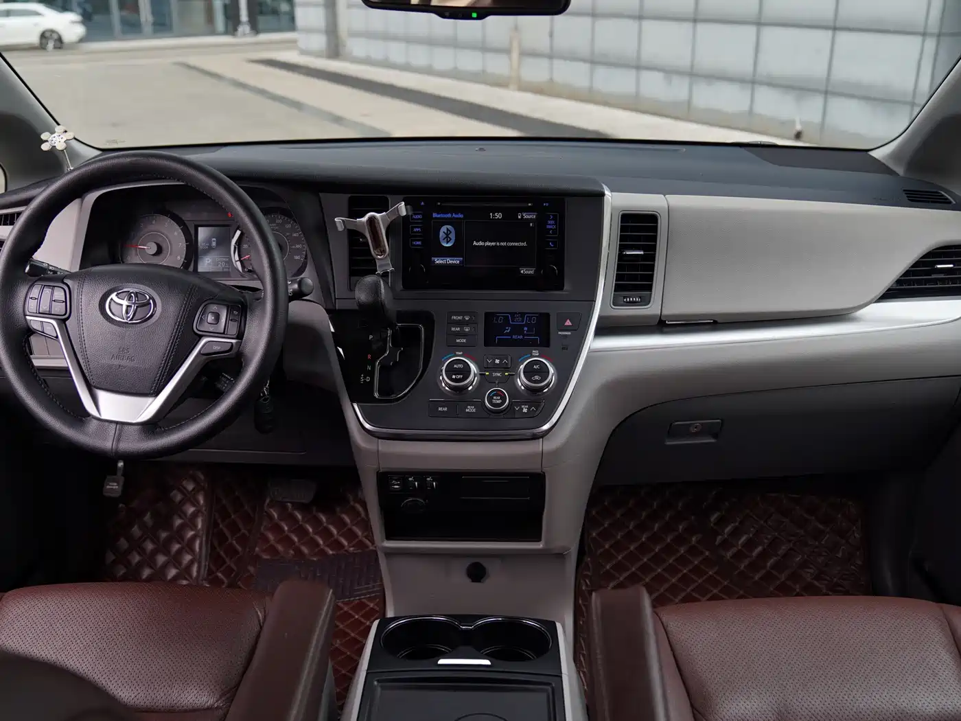 Toyota Sienna 2015 3.5L 4WD L фото 5