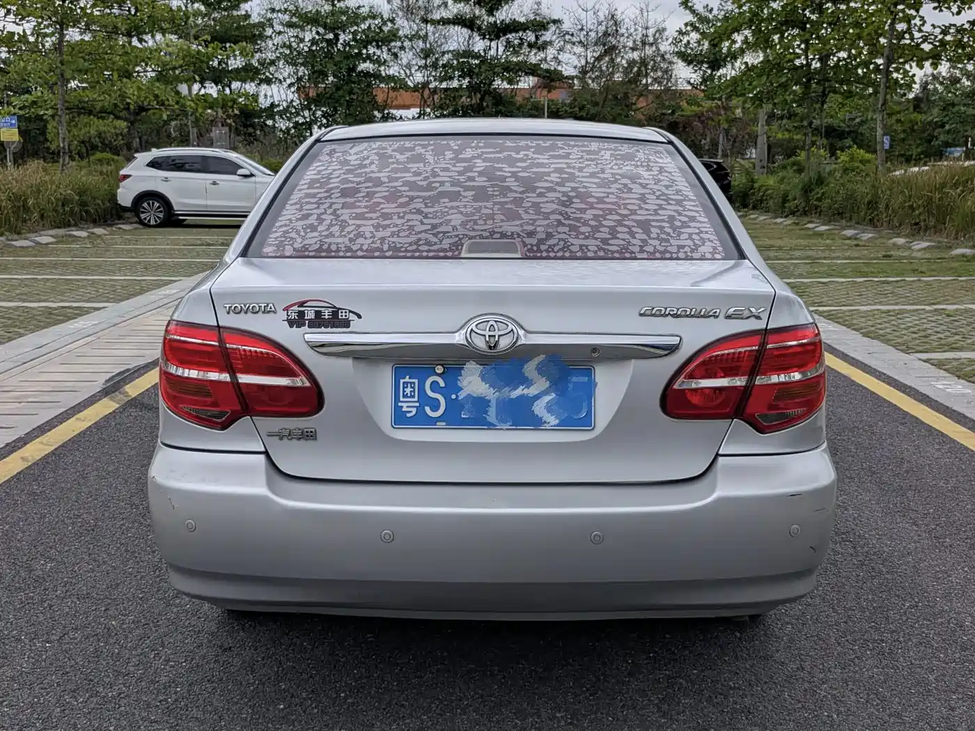 Toyota Corolla 2013 1.6L Automatic Luxury фото 8