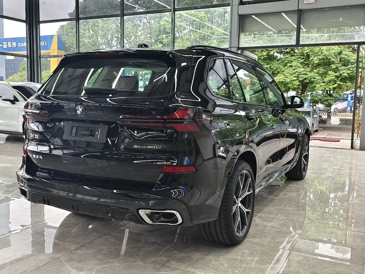 BMW X5 2026 xDrive 30Li Luxury M Sport Night Edition Package фото 23