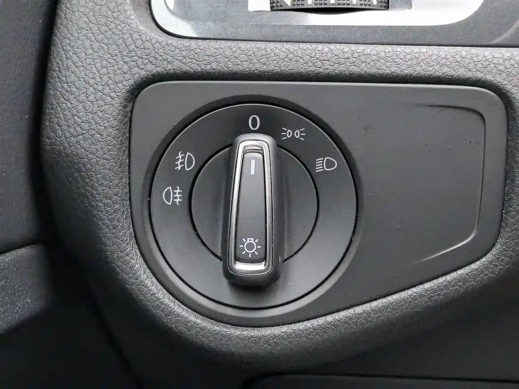 Volkswagen Golf 2018 230TSI Automatic Comfort фото 21