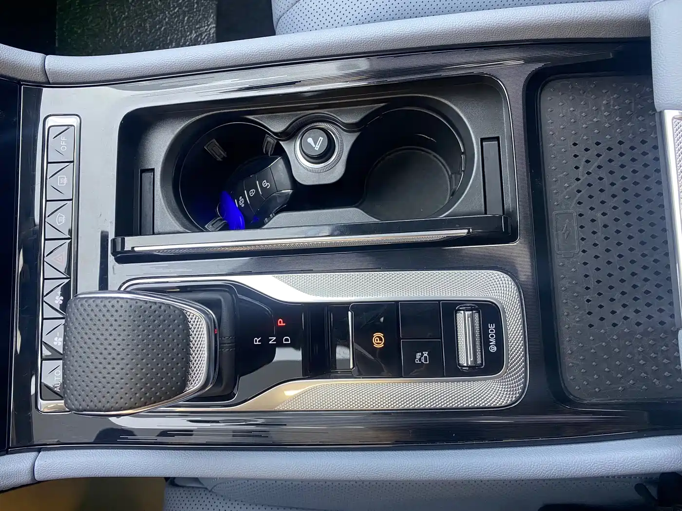 Hongqi H5 PHEV 2025 170 Super Hybrid Edition фото 11