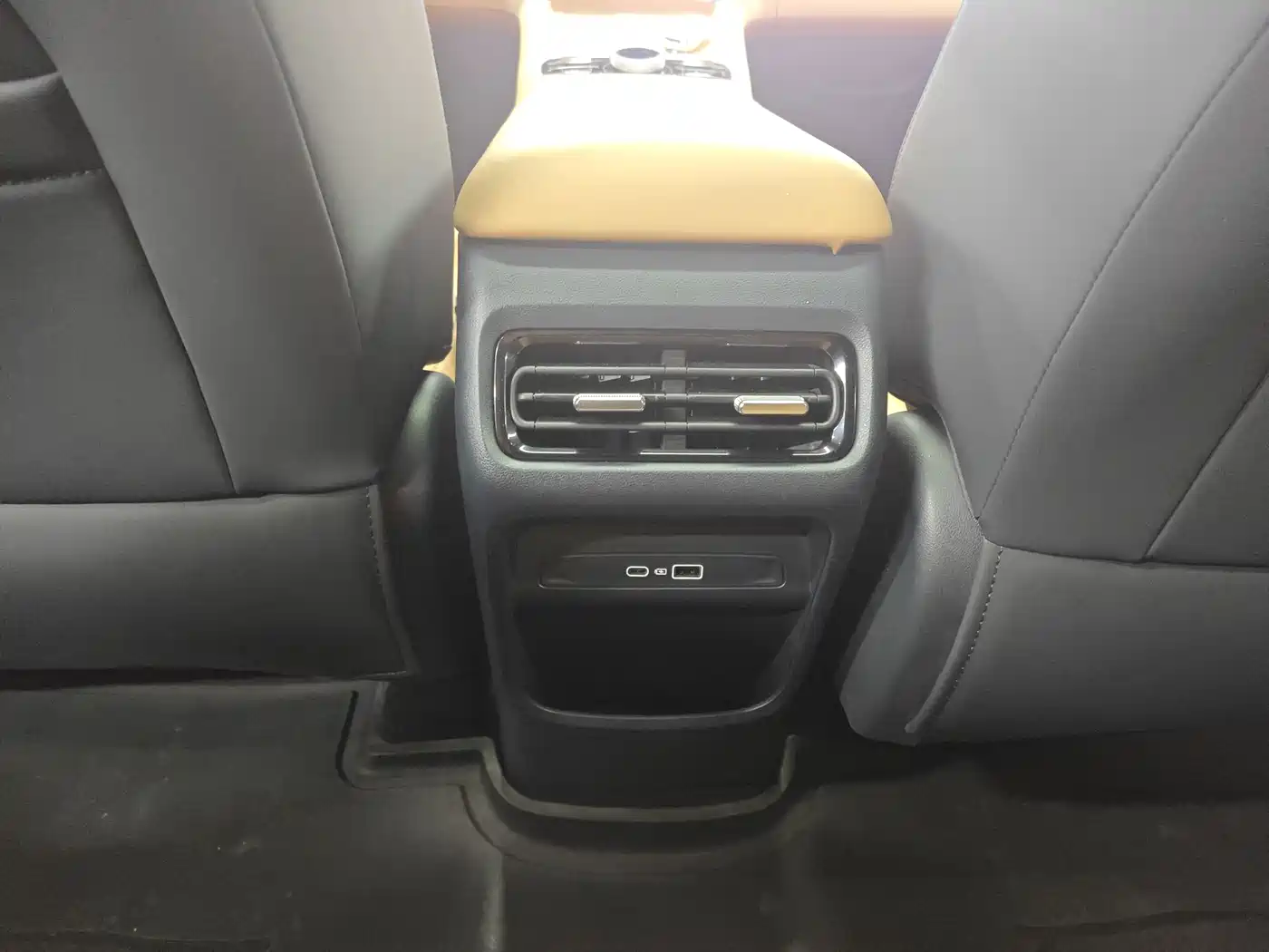 Geely Galaxy Galaxy Starship 7 EM-i 2025 120km Navigation Edition фото 20