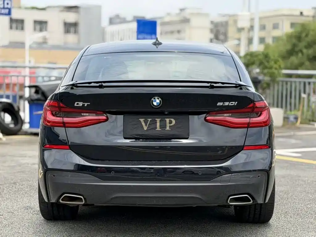 Photo 8 - BMW 6 Series GT