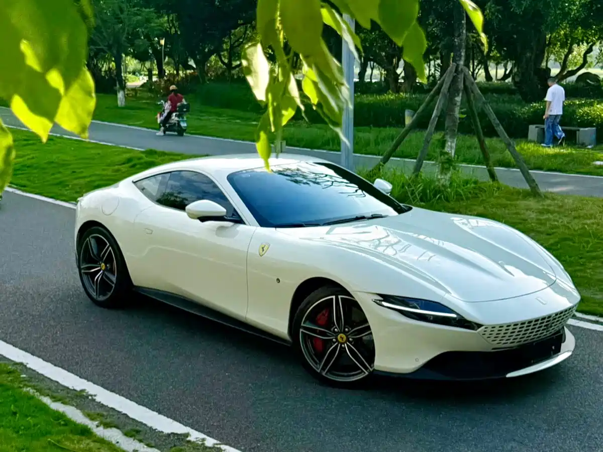 Ferrari Roma 2021 2020 3.9T V8