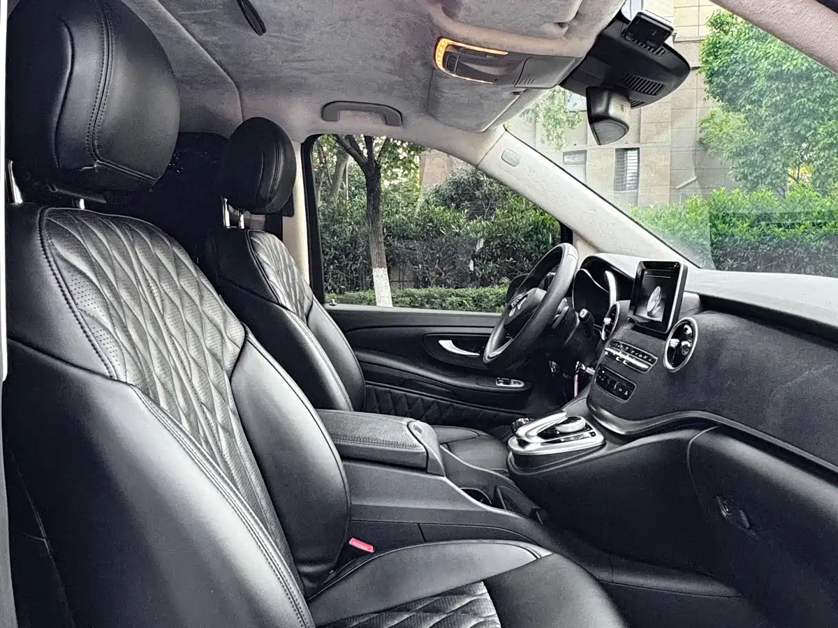 Mercedes-Benz V-Class 2018 V 260 L Premium Long Version China V фото 7