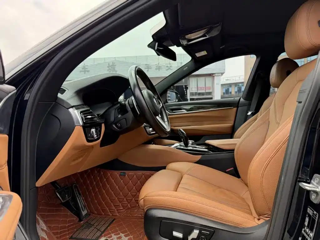 Photo 4 - BMW 6 Series GT