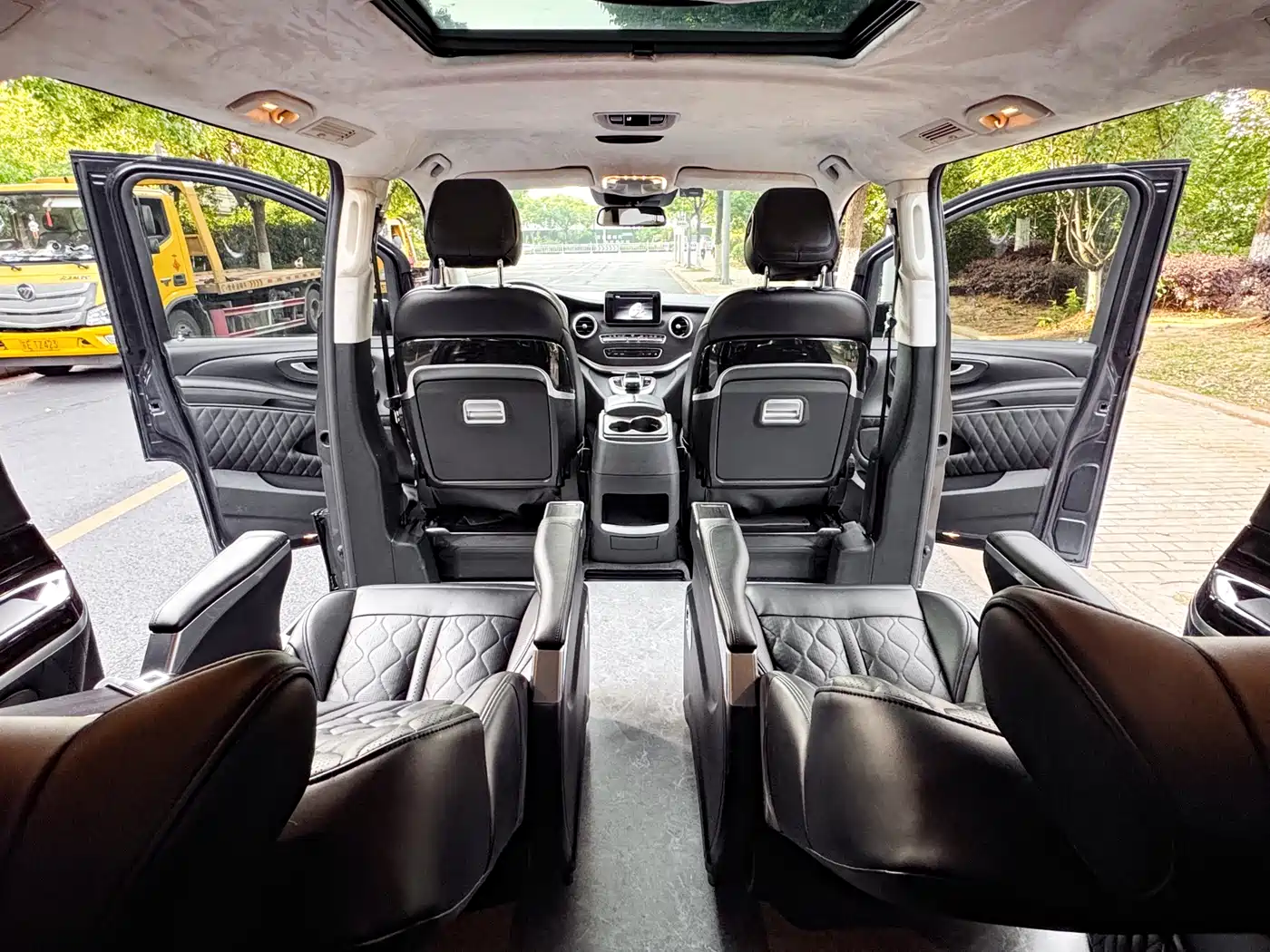 Mercedes-Benz V-Class 2018 V 260 L Premium Long Version China V фото 13