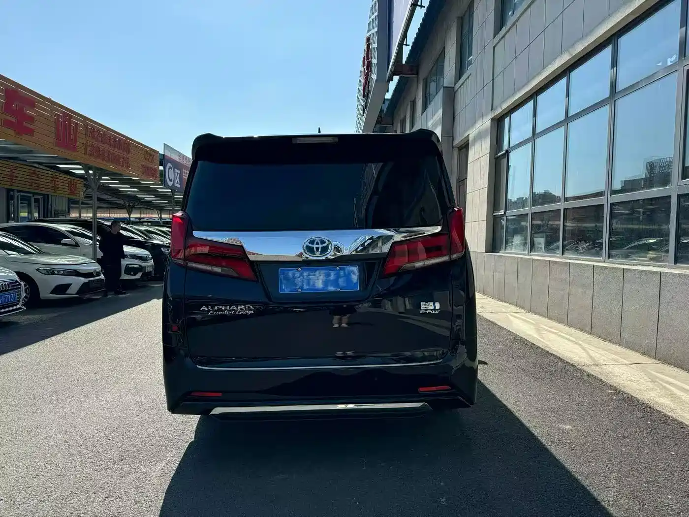 Toyota Alphard 2021 Hybrid 2.5L Ultimate фото 8